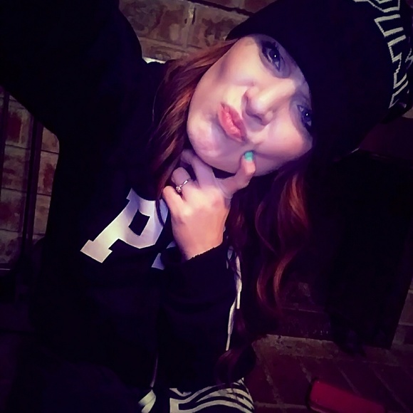 Meet your Posher, [ME] Erica! - Picture 6 of 8